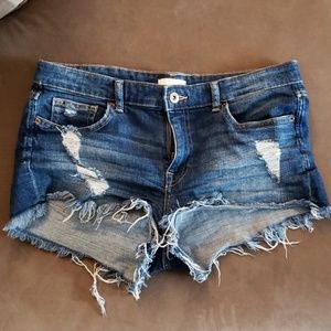 H&M size 8 distressed denim shorts